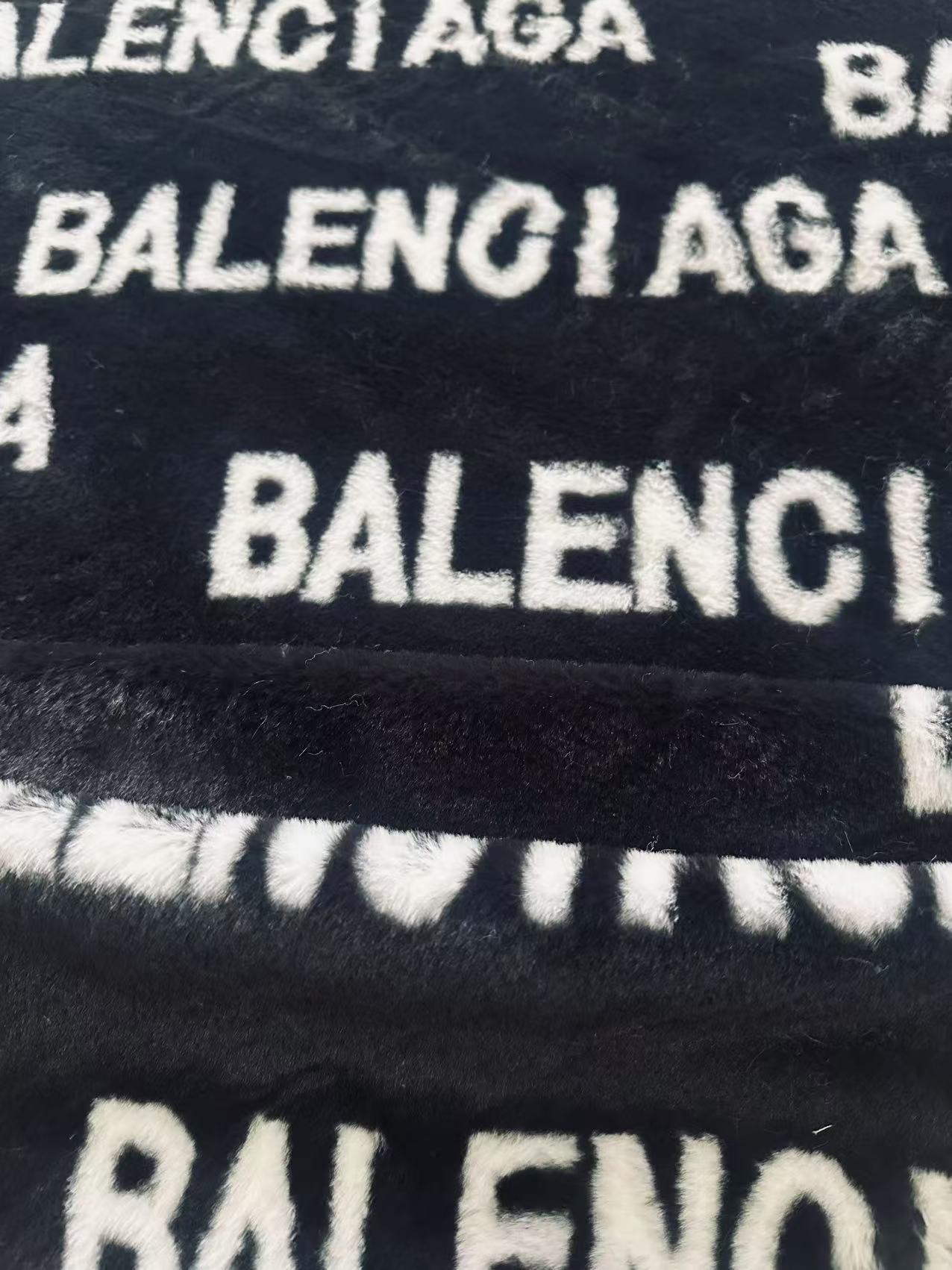Craft Balenciaga Soft Bunny Fur ,Rabbit Mink ,Faux Fur Fabric For Handmade Apparel By Yard(Black)