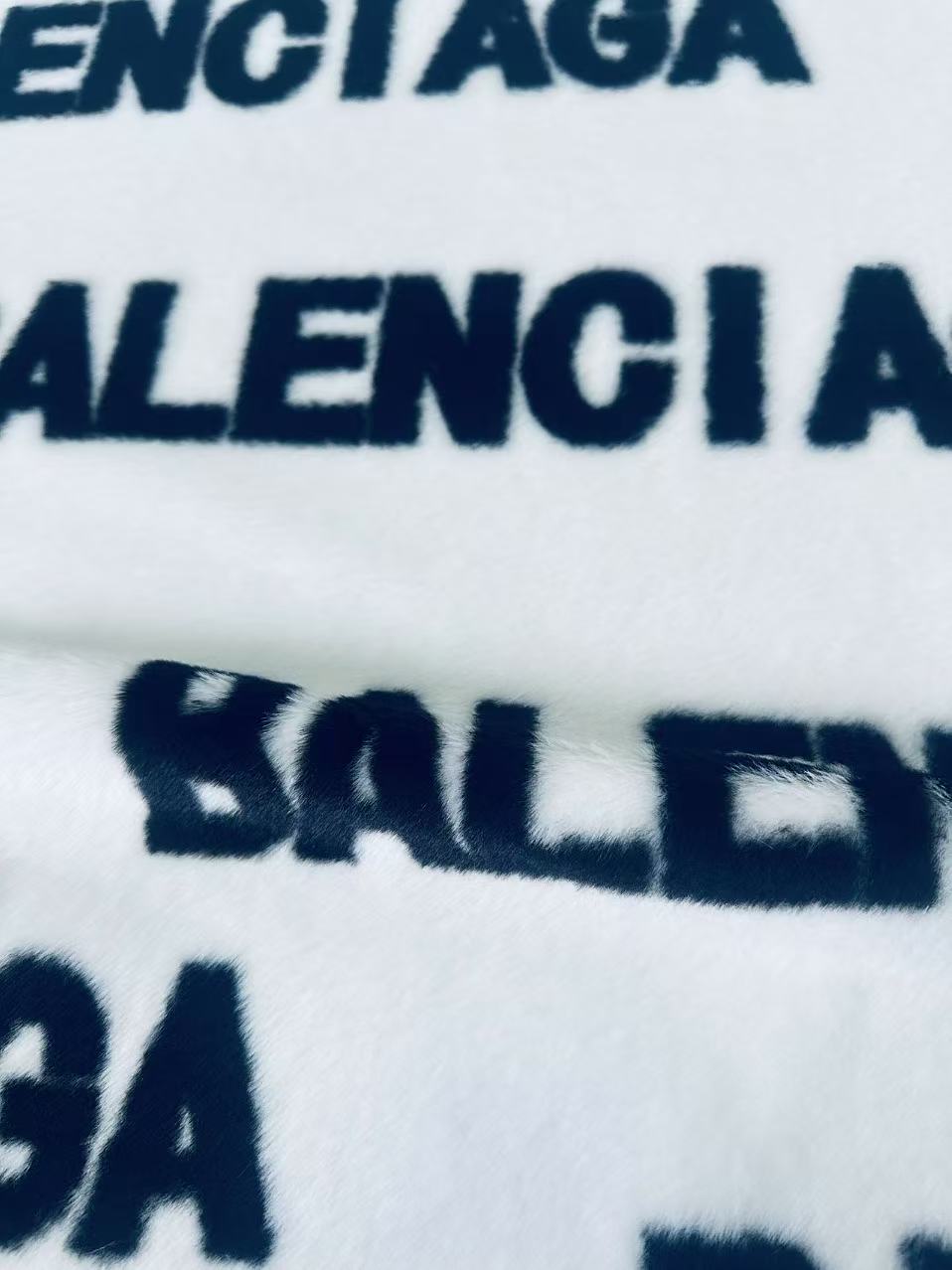 Craft Balenciaga Soft Bunny Fur ,Rabbit Mink ,Faux Fur Fabric For Handmade Apparel By Yard(White)
