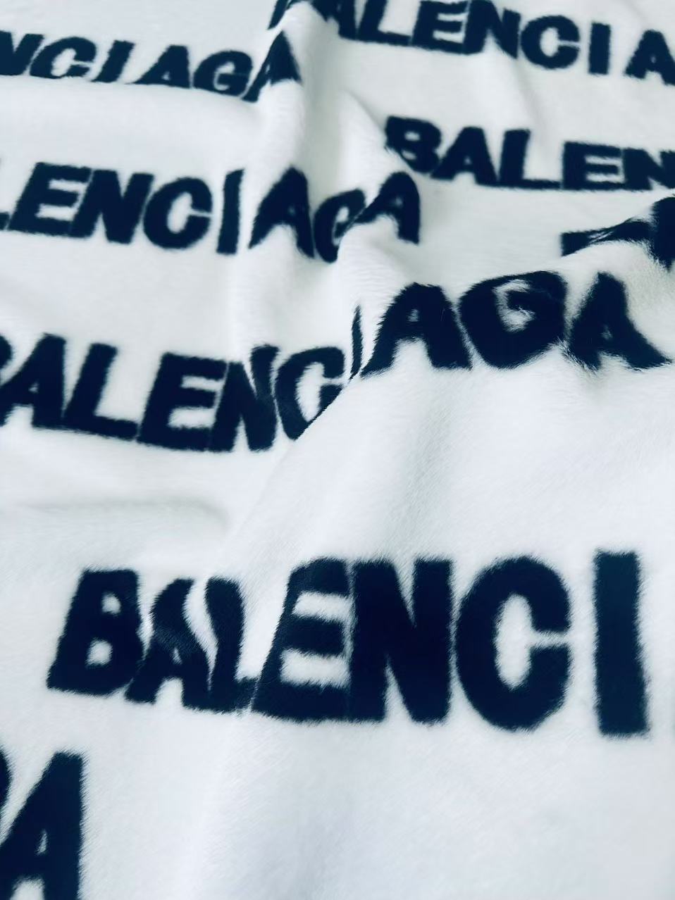 Craft Balenciaga Soft Bunny Fur ,Rabbit Mink ,Faux Fur Fabric For Handmade Apparel By Yard(White)
