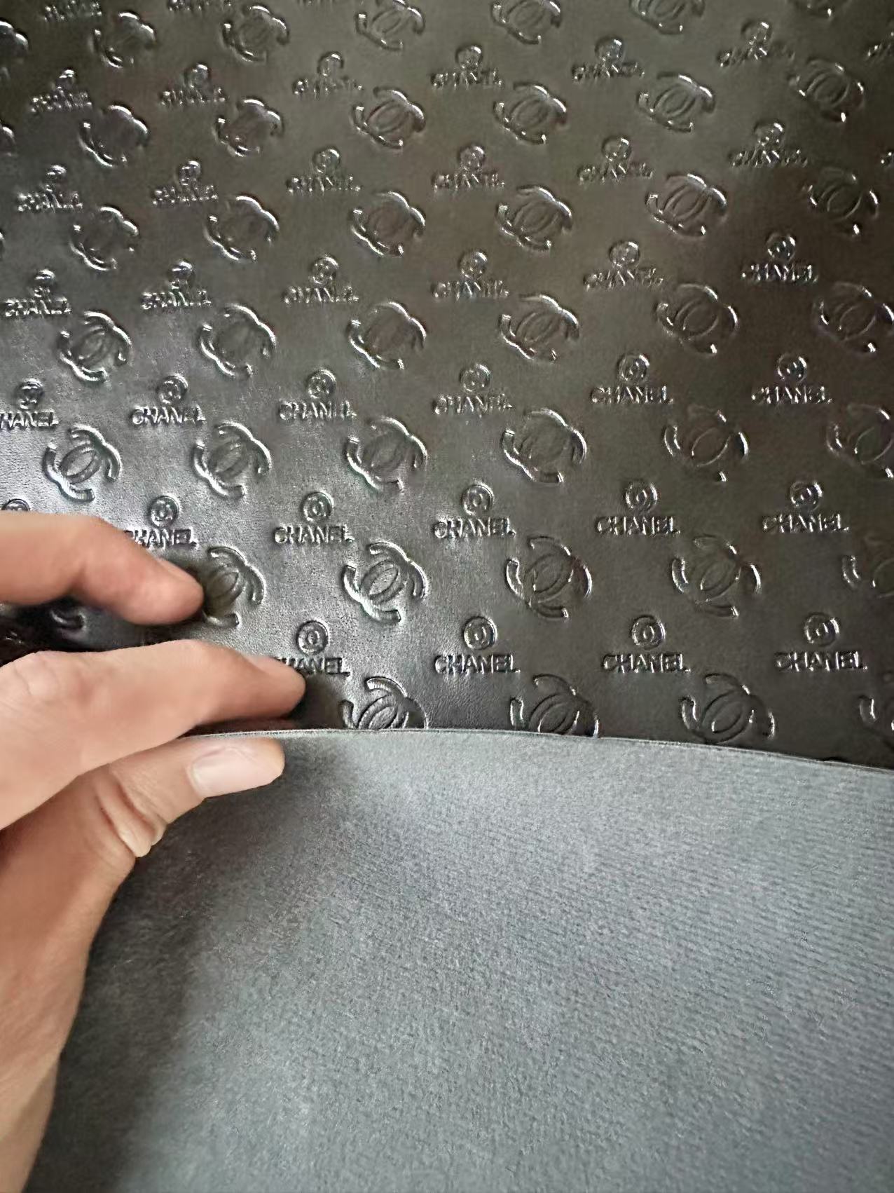 Napa Material Black Embossed Chanel Leather For Upholstery Furniture Handicraft