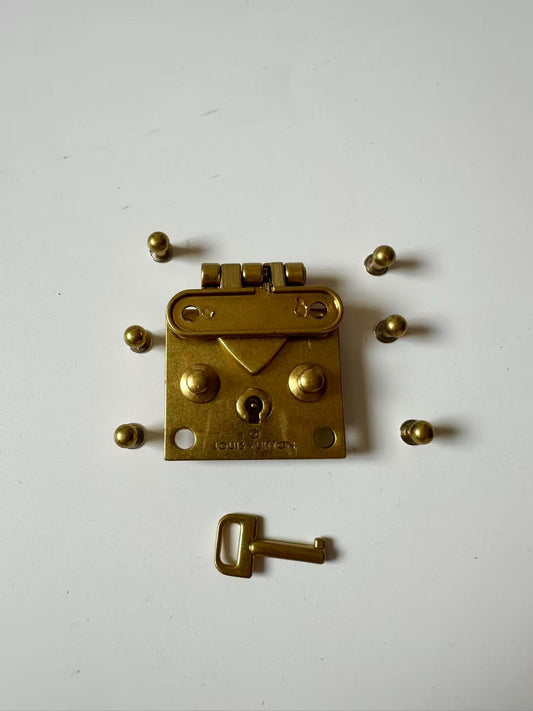 New Best Quality Small Gold Alloy Material LV Locks For Handmade Box ,Bag and Handicraft Goods