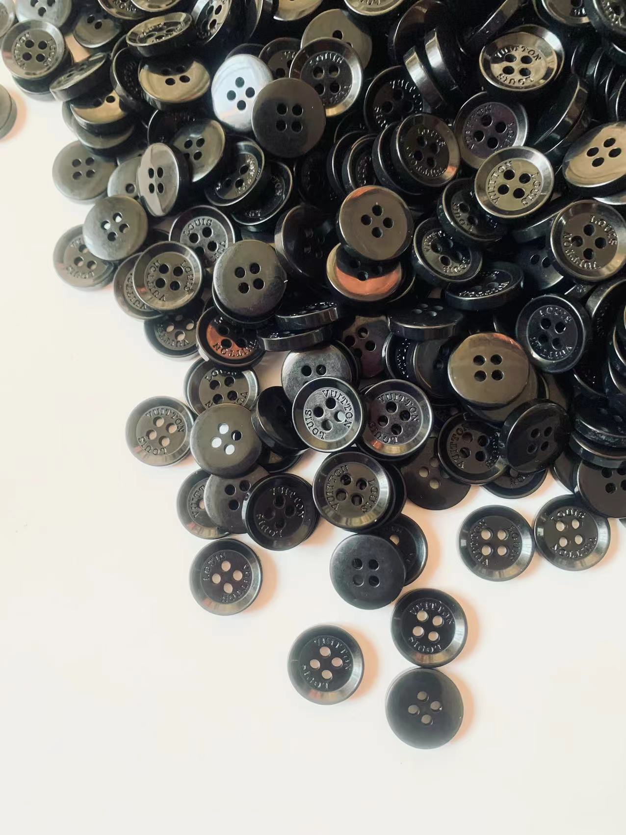 Craft Louis Vuitton 15MM Resin Material Handicraft Black Button For Apparel