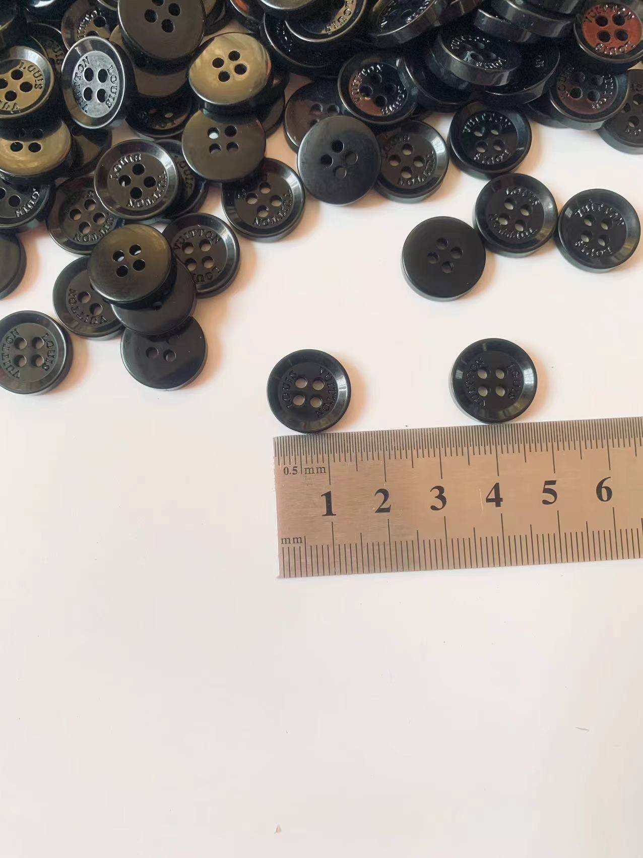 Craft Louis Vuitton 15MM Resin Material Handicraft Black Button For Apparel