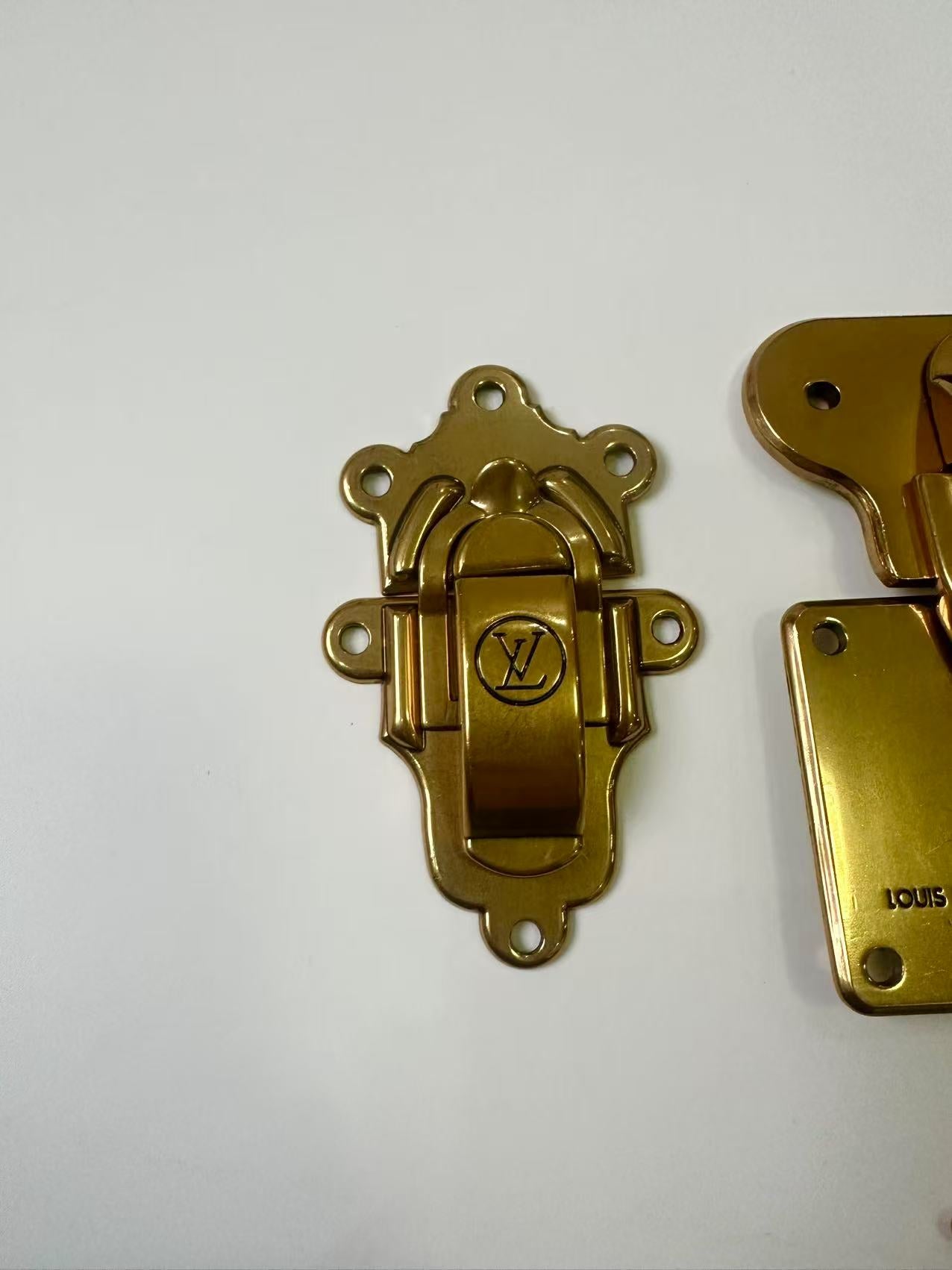 New Best Quality Copper Material LV Locks For Handmade Box ,Bag and Handicraft Goods