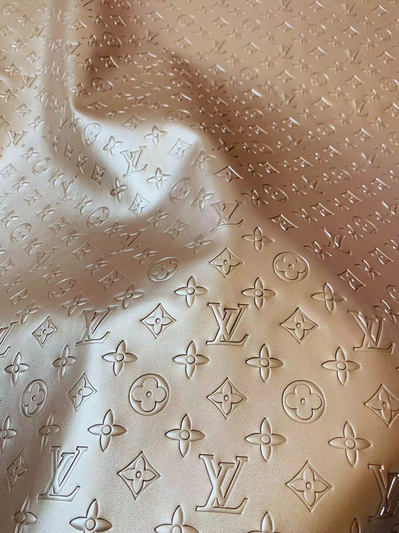 Napa Material Pearlescent Gold Reflective LV Embossed Leather For Handmade Handicraft Goods