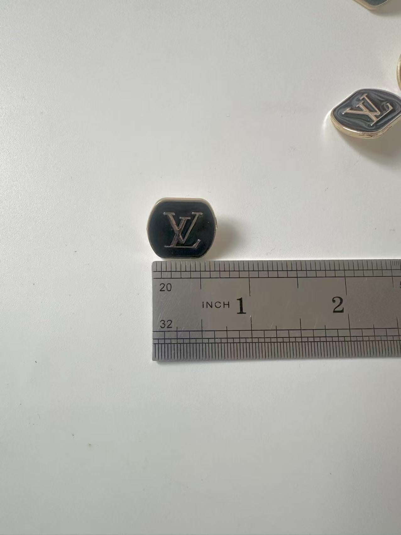 Craft 1 PC 18MM LV Handicraft Button Metal Material For Apparel(Black)