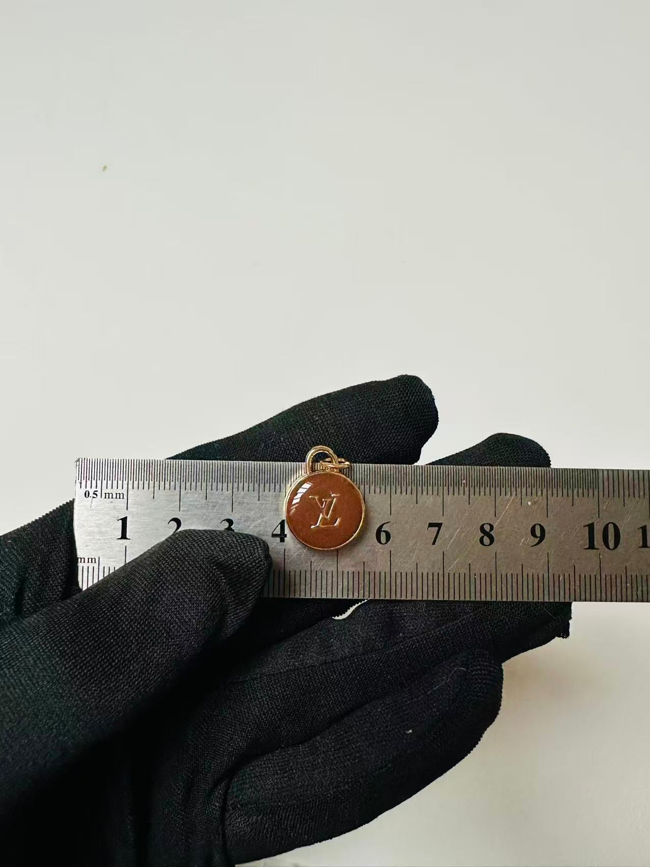 Craft 15MM Colorful LV Metal Pendant Accessory For Handmade DIY Goods