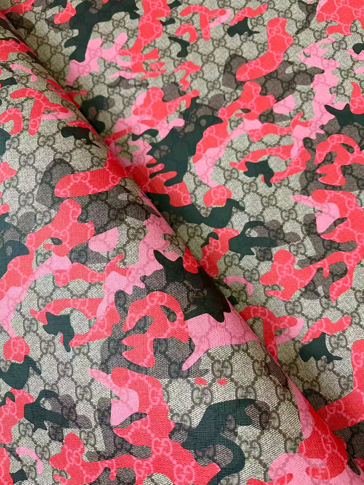 Fashion Gucci With Camouflage Leather Fabric For Handmade Shoes, Upholstery Goods By Yard(Red)