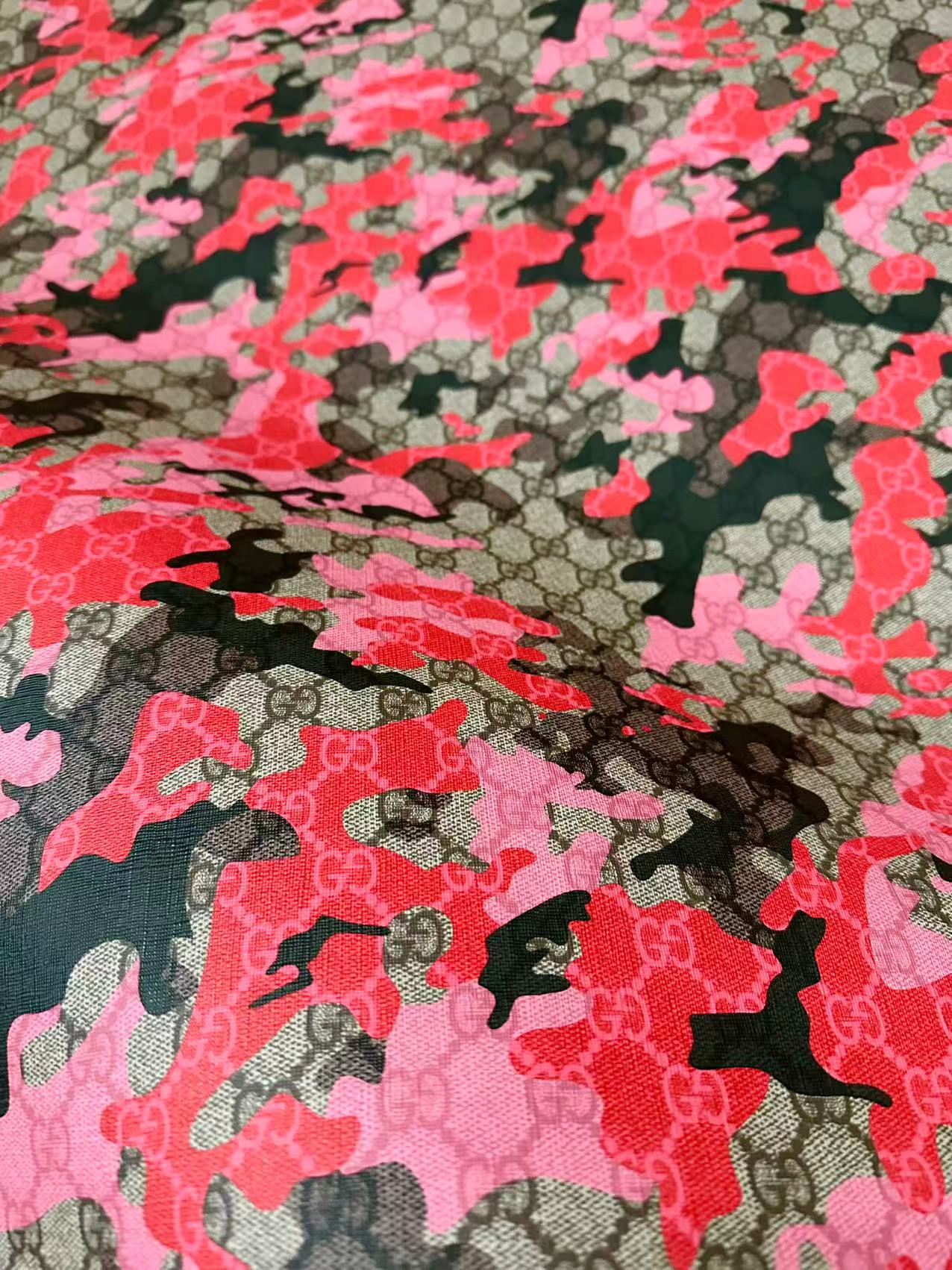 Fashion Gucci With Camouflage Leather Fabric For Handmade Shoes, Upholstery Goods By Yard(Red)
