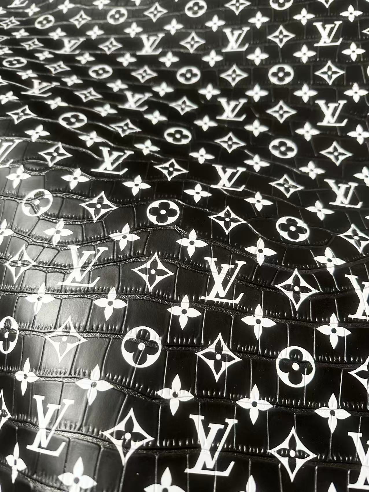 Craft LV Crocodile Texture Alligator Leather Fabric For Handmade Sneaker, Bag Upholstery Goods By Yard (Black)