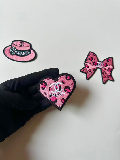 Craft Embroidery Pink Chanel Jacquard Patches For Customized Apparel