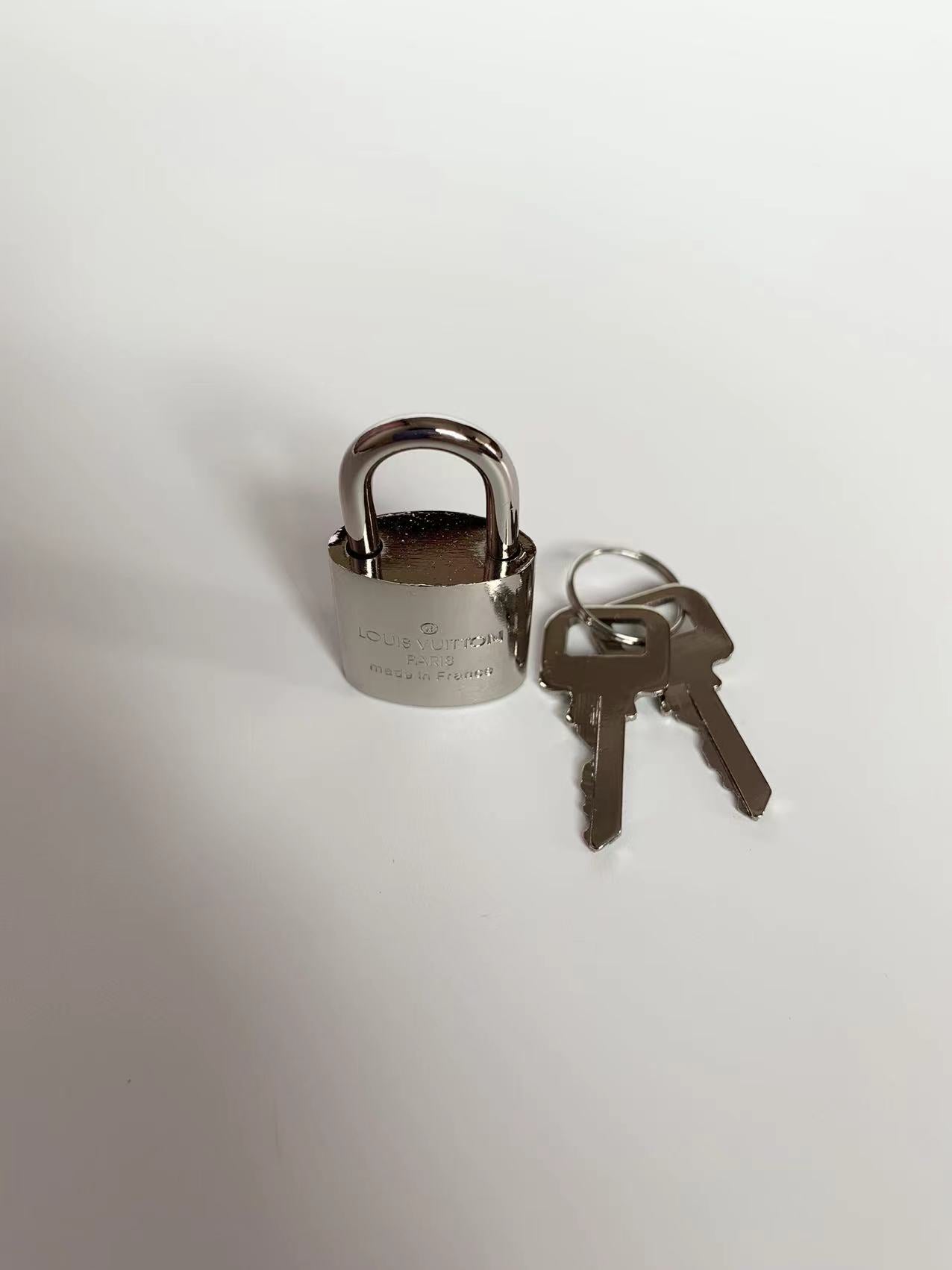 Fashion Sliver LV Metal Locks For Handmade Goods